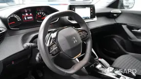 Peugeot 2008 1.2 PureTech Active EAT8 de 2022