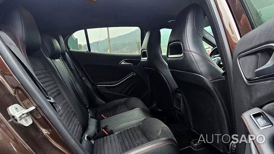 Mercedes-Benz Classe GLA 180 AMG Line Aut. de 2015