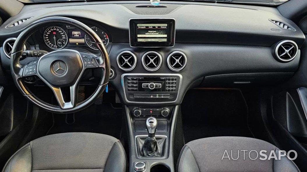 Mercedes-Benz Classe A 180 CDi BlueEfficiency Urban de 2014