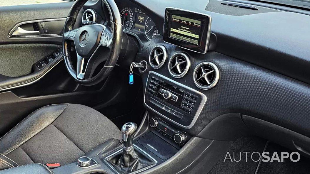 Mercedes-Benz Classe A 180 CDi BlueEfficiency Urban de 2014