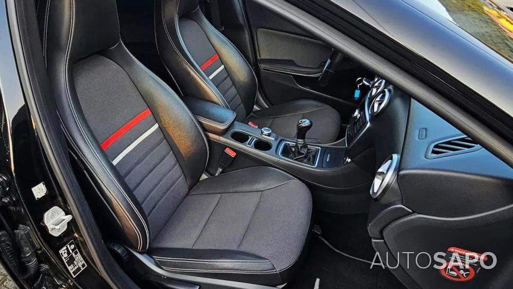 Mercedes-Benz Classe A 180 CDi BlueEfficiency Urban de 2014