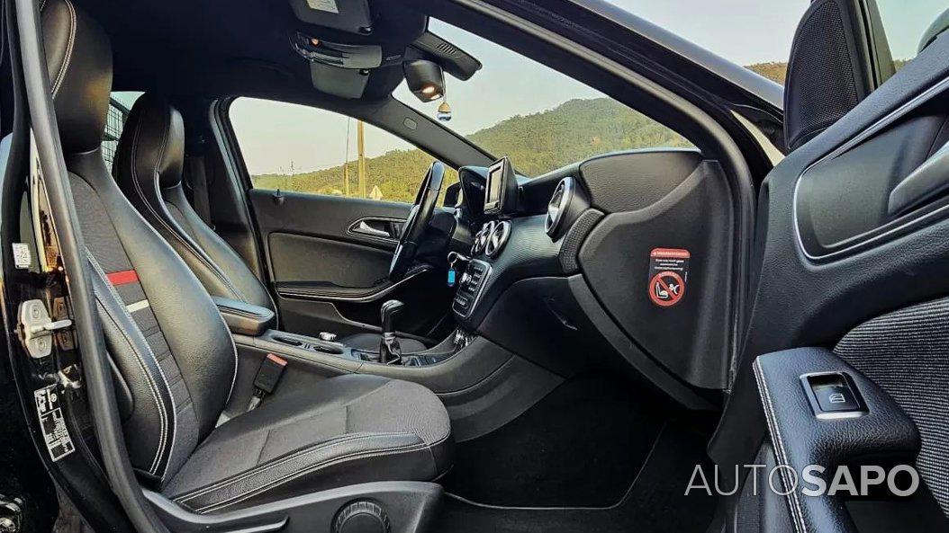 Mercedes-Benz Classe A 180 CDi BlueEfficiency Urban de 2014