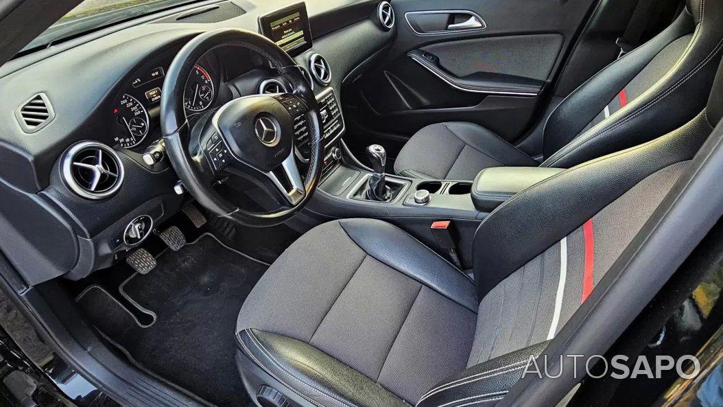 Mercedes-Benz Classe A 180 CDi BlueEfficiency Urban de 2014