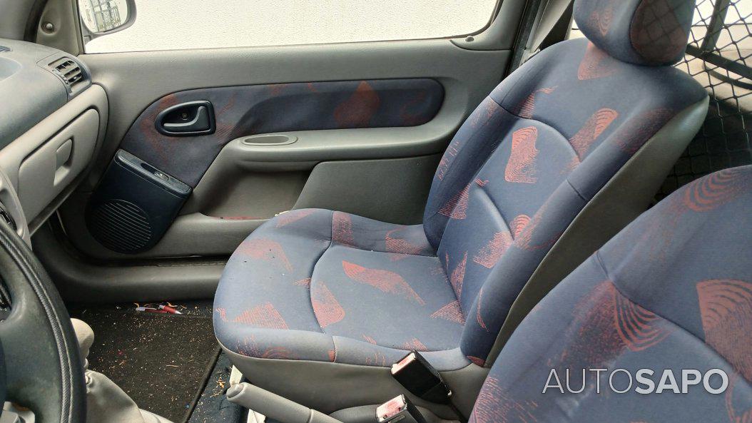 Renault Clio 1.9 D de 1998