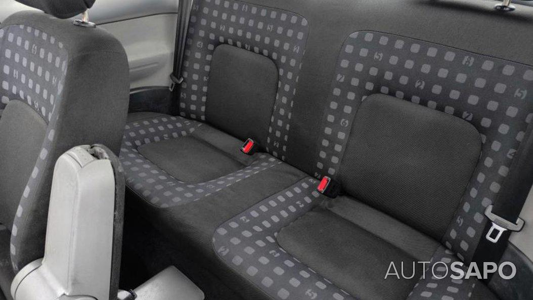 Volkswagen New Beetle de 2001