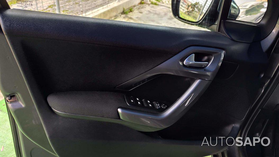 Peugeot 2008 1.6 BlueHDi Style de 2017