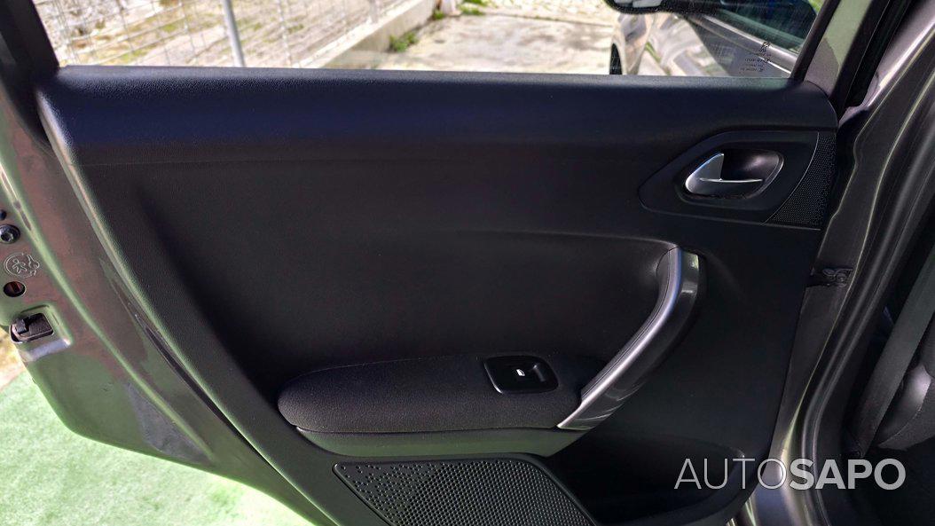 Peugeot 2008 1.6 BlueHDi Style de 2017