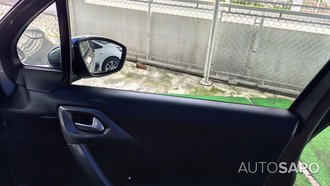 Peugeot 2008 1.6 BlueHDi Style de 2017