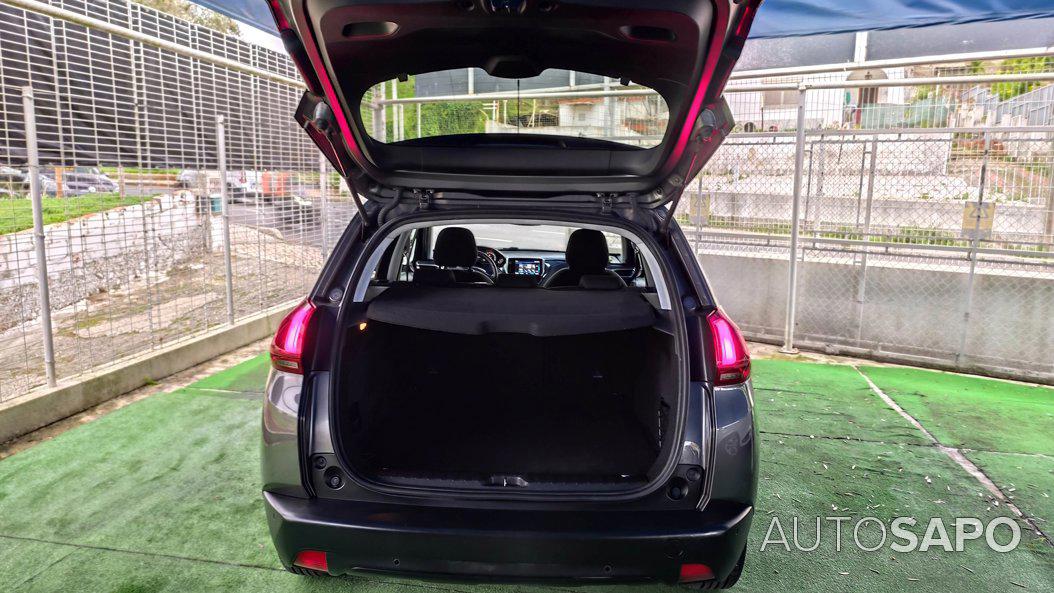 Peugeot 2008 1.6 BlueHDi Style de 2017