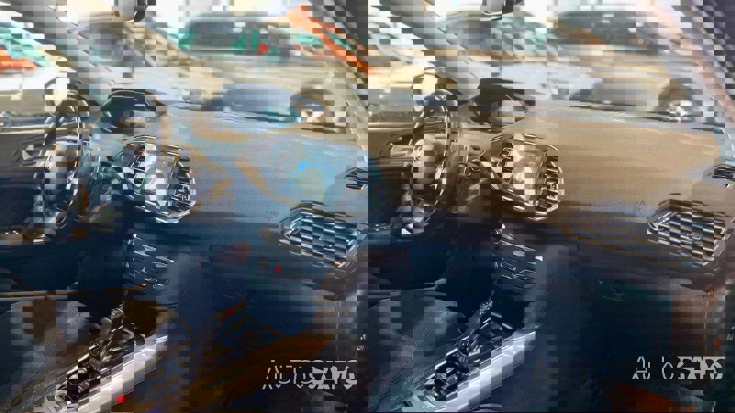 Peugeot 308 1.2 PureTech Allure Pack EAT8 de 2021