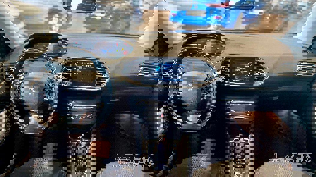 Peugeot 308 1.2 PureTech Allure Pack EAT8 de 2021