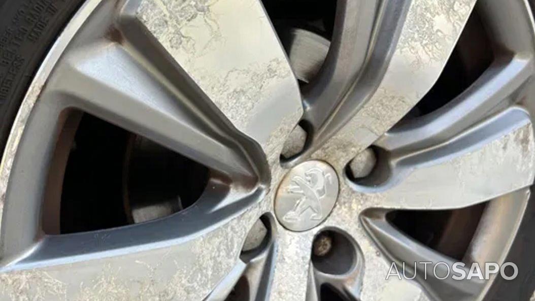 Peugeot 2008 Allure 1.6 e-HDI 92 FAP 2-Tronic de 2014