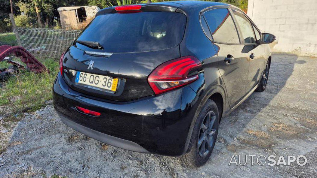 Peugeot 208 1.2 PureTech Active de 2015