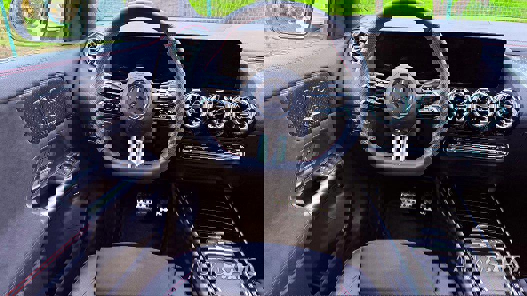 Mercedes-Benz EQA 250+ AMG Line de 2025