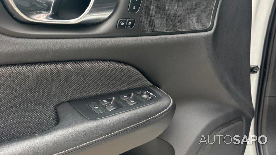 Volvo V60 2.0 T8 AWD TE R-Design de 2021