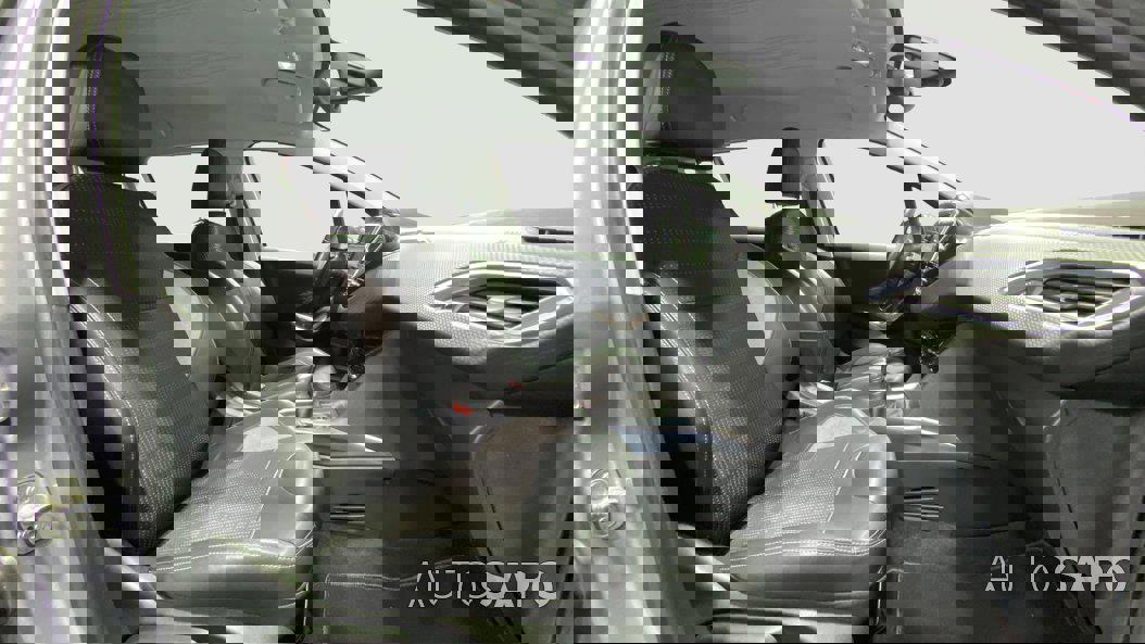 Peugeot 2008 1.2 PureTech Allure EAT6 de 2016