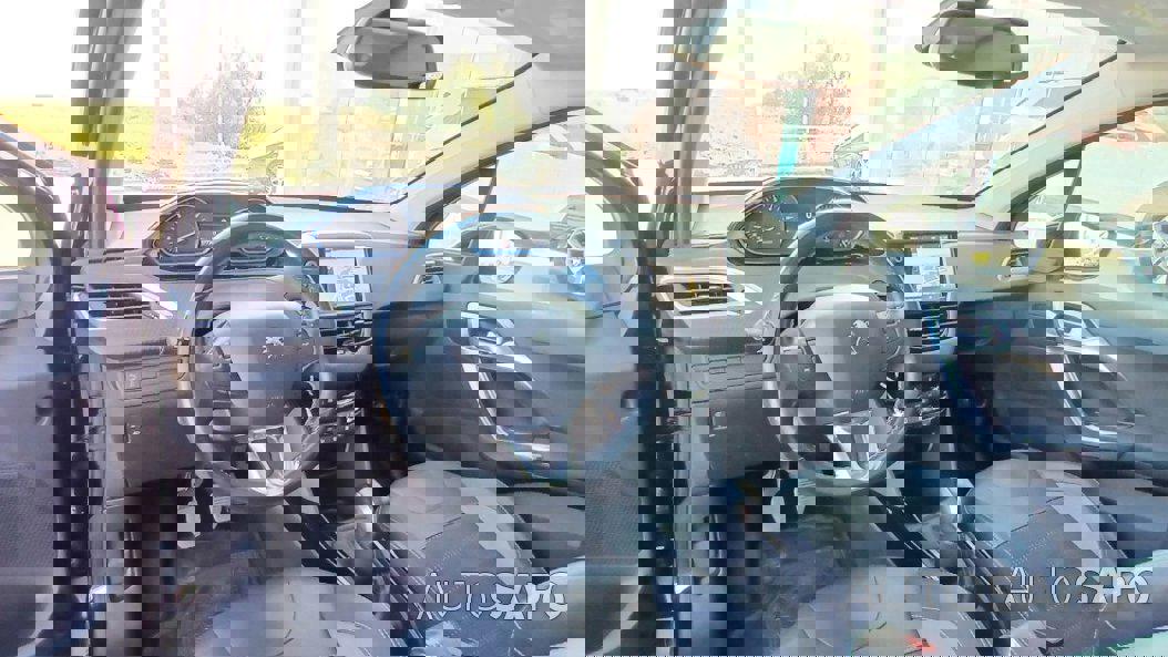 Peugeot 2008 1.2 PureTech Allure de 2016