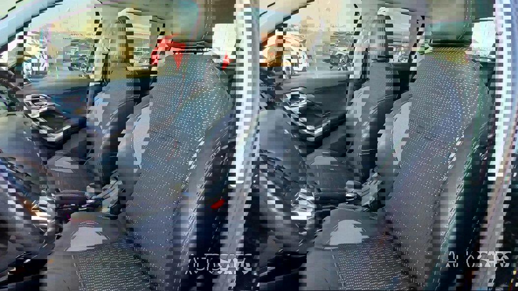 Peugeot 2008 1.2 PureTech Allure de 2016