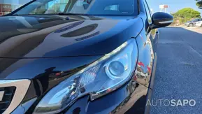 Peugeot 2008 1.2 PureTech Allure de 2016