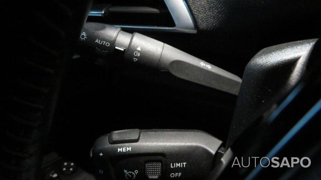 Peugeot 3008 1.5 BlueHDi Active Pack de 2021
