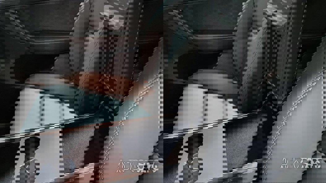 Tesla Model Y Long-Range RWD de 2024