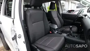 Toyota Hilux 2.4 D-4D 4WD CD CH de 2024