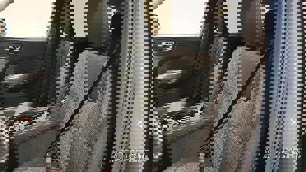 Volvo XC60 2.0 B4 Momentum Plus de 2021