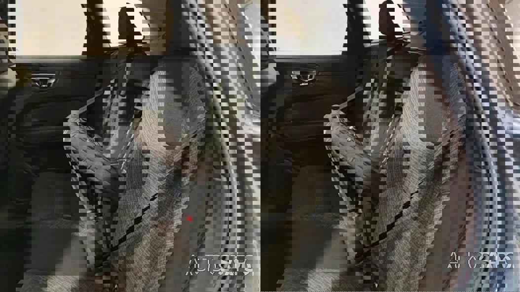 Volvo XC60 2.0 B4 Momentum Plus de 2021