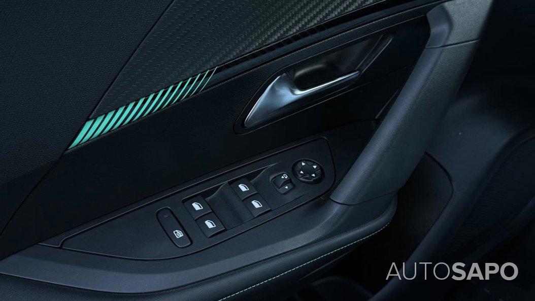 Peugeot e-2008 de 2023