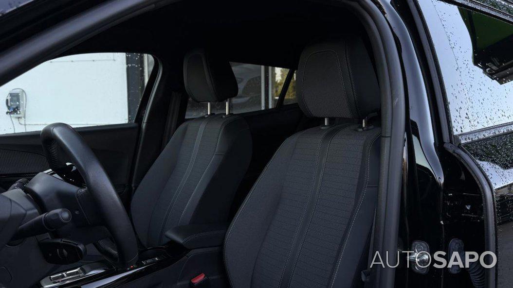 Peugeot e-2008 de 2023