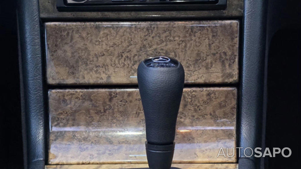 Mercedes-Benz Classe E 300 TD Avantgarde de 1999