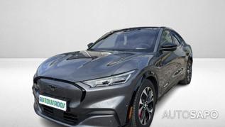 Ford Mustang Mach-E AWD de 2024