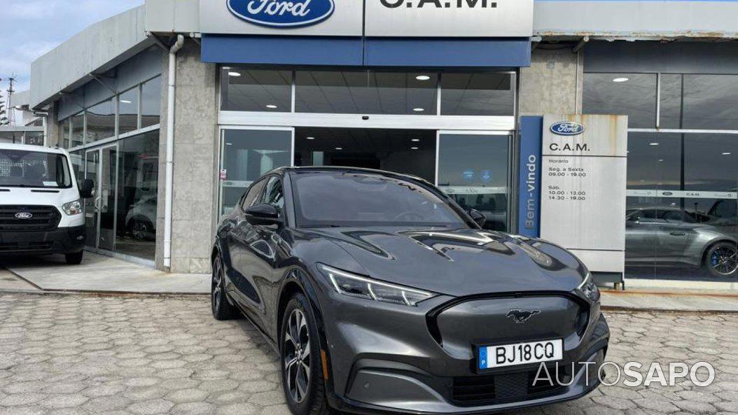 Ford Mustang Mach-E AWD de 2024