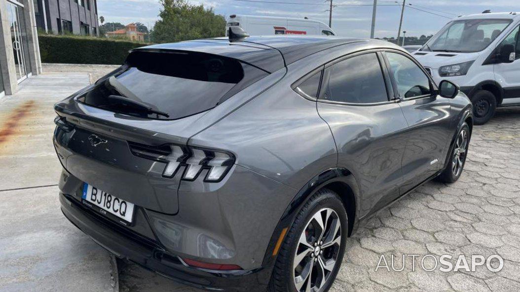 Ford Mustang Mach-E AWD de 2024