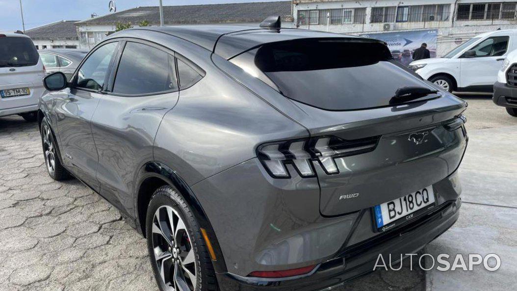 Ford Mustang Mach-E AWD de 2024