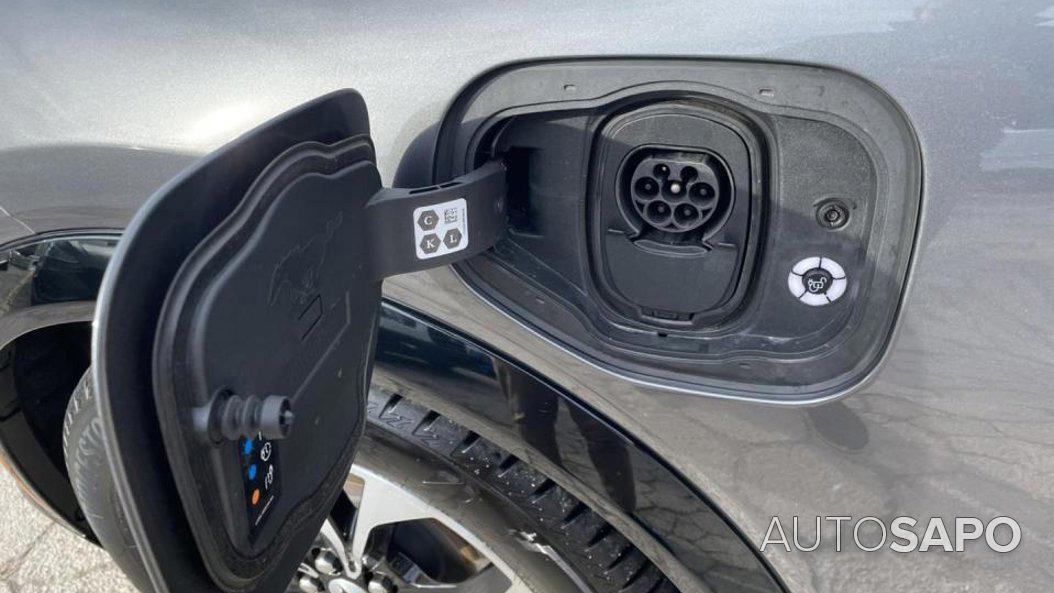 Ford Mustang Mach-E AWD de 2024