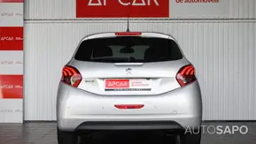Peugeot 208 1.2 PureTech Style de 2018