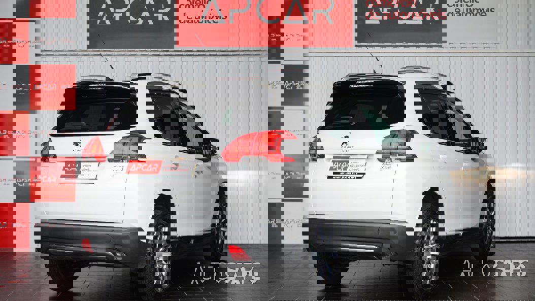 Peugeot 2008 1.2 PureTech Allure de 2015