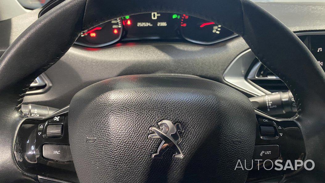 Peugeot 308 1.6 e-HDi Active de 2017