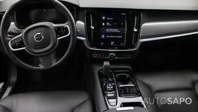 Volvo V90 2.0 T8 Momentum Plus AWD Geartronic de 2021
