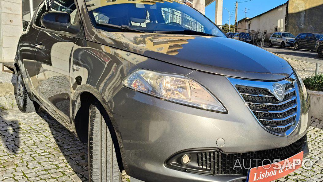 Lancia Y 1.2 16V LS de 2012