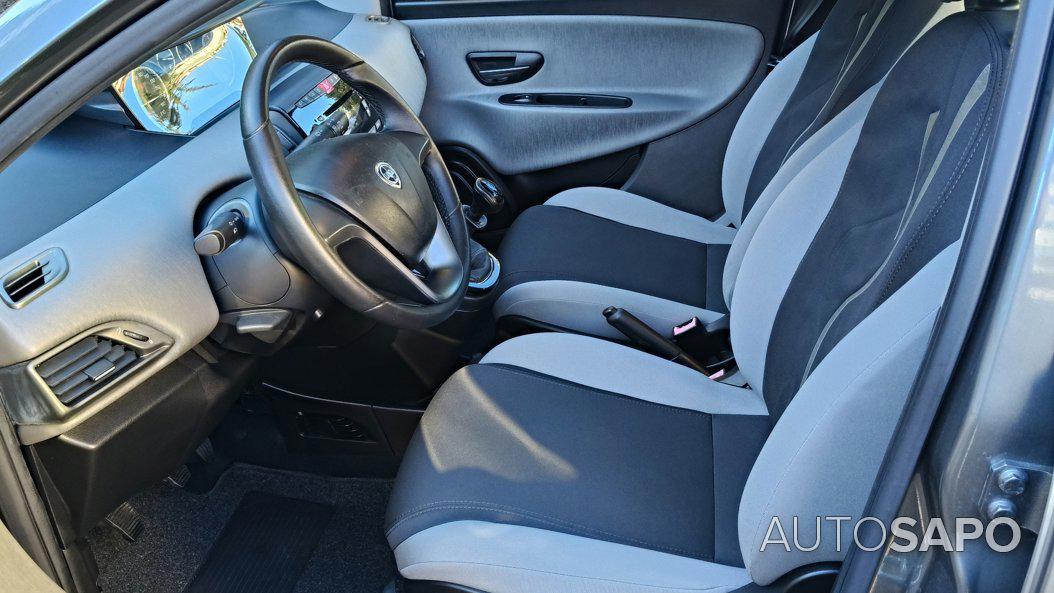 Lancia Y 1.2 16V LS de 2012