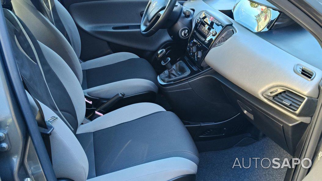 Lancia Y 1.2 16V LS de 2012