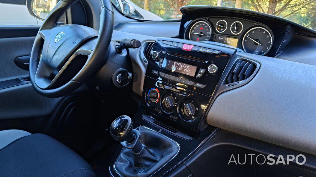 Lancia Y 1.2 16V LS de 2012