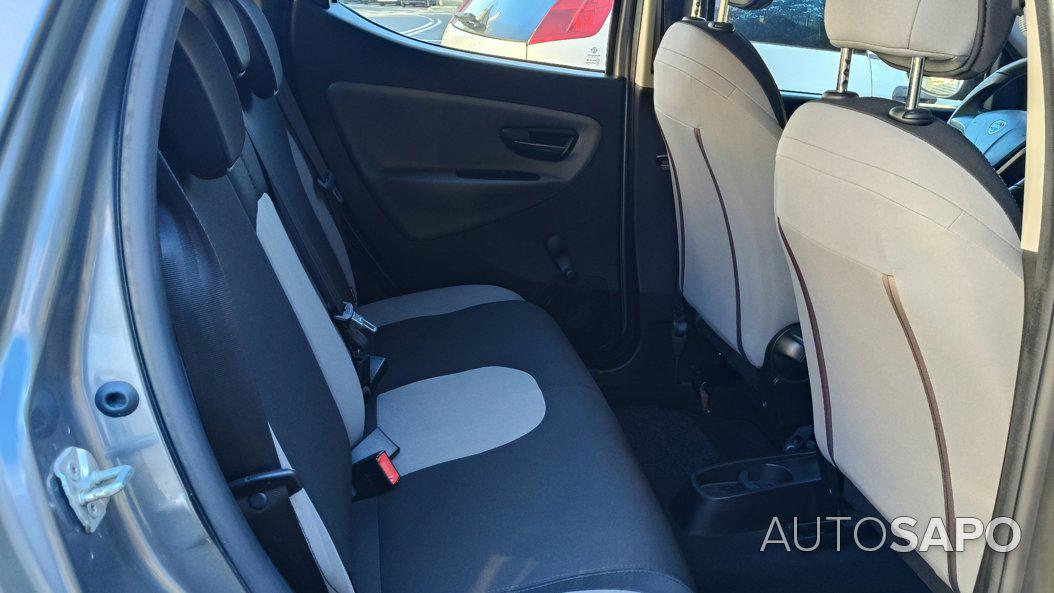 Lancia Y 1.2 16V LS de 2012