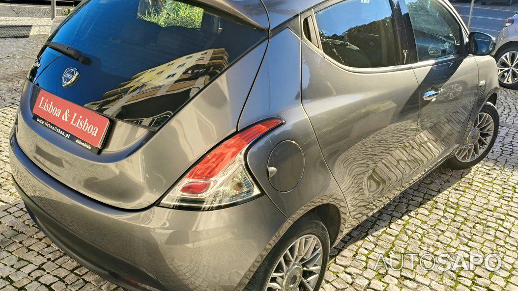 Lancia Y 1.2 16V LS de 2012