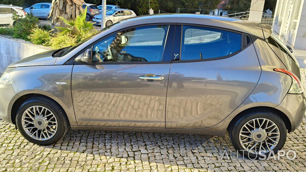 Lancia Y 1.2 16V LS de 2012