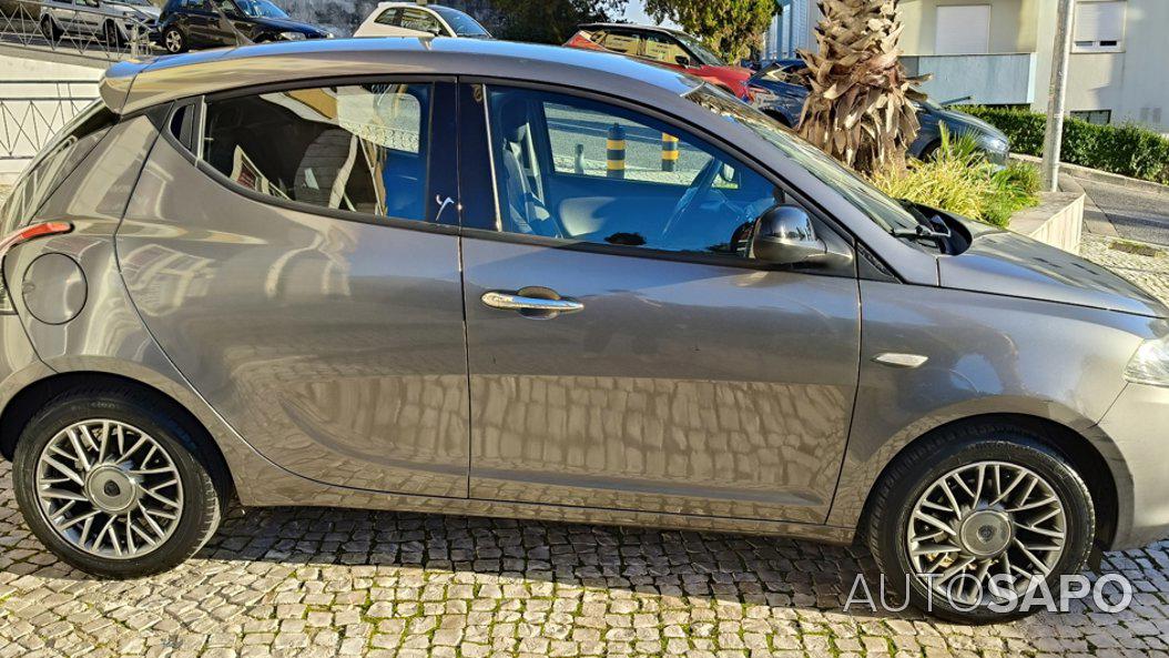 Lancia Y 1.2 16V LS de 2012