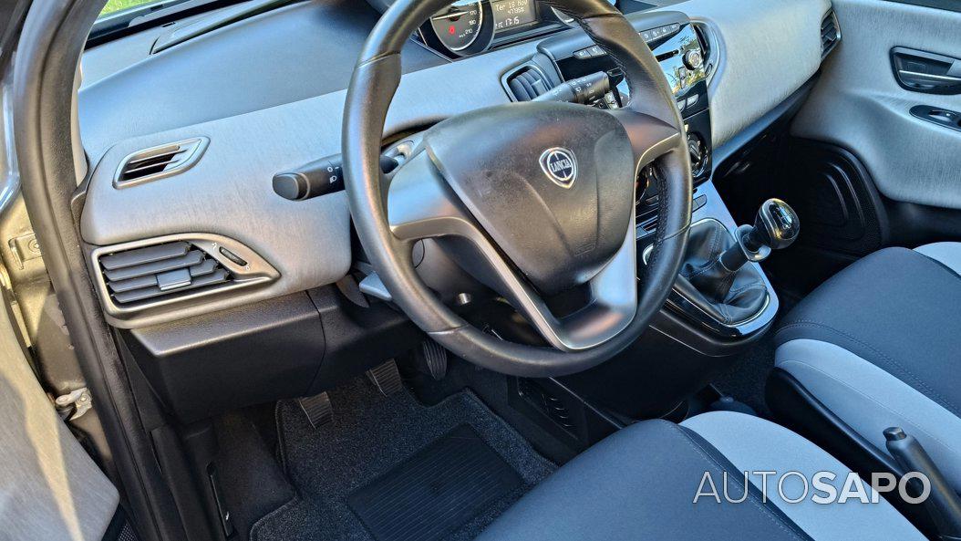 Lancia Y 1.2 16V LS de 2012