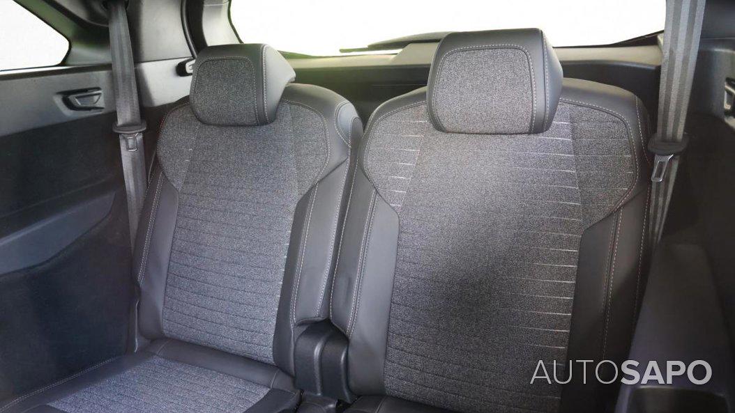 Peugeot 5008 de 2025